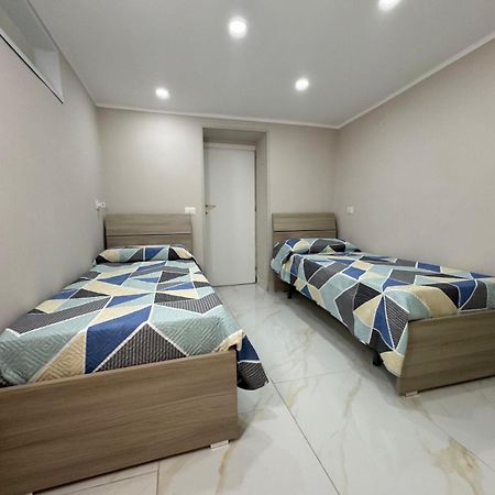 Camy Apartment Наполи Екстериор снимка