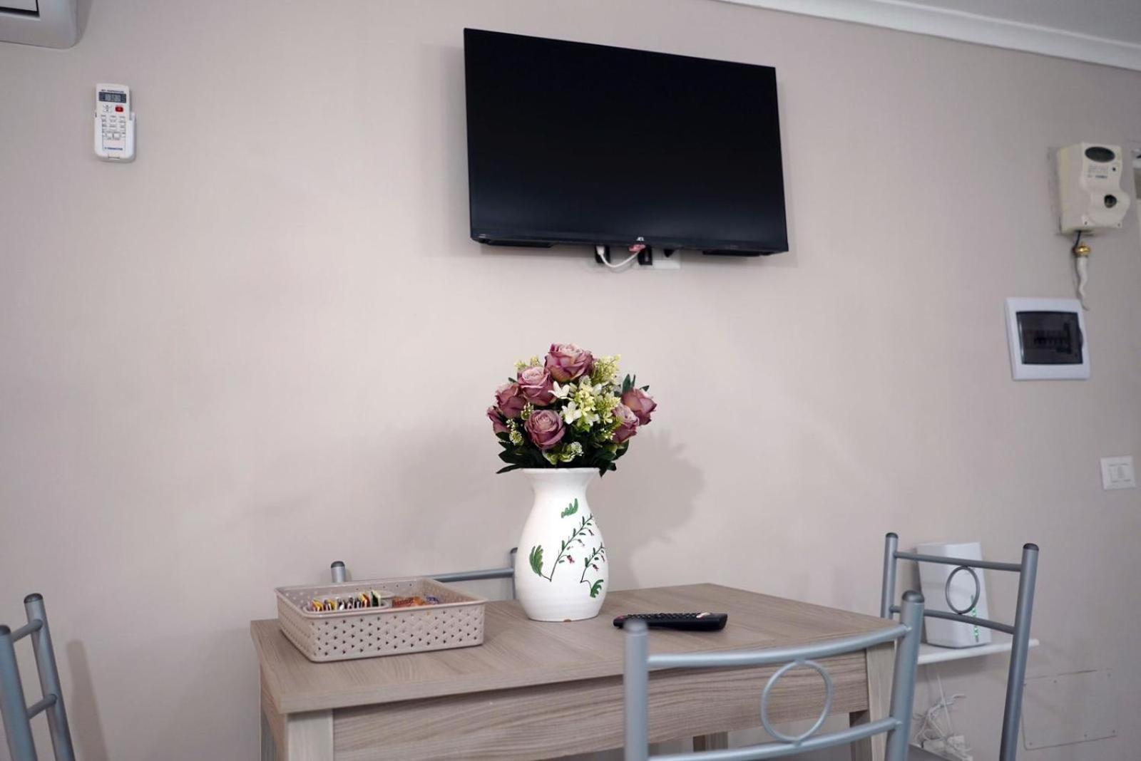 Camy Apartment Наполи Екстериор снимка