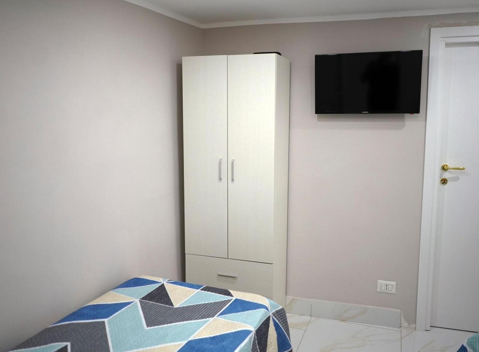 Camy Apartment Наполи Екстериор снимка
