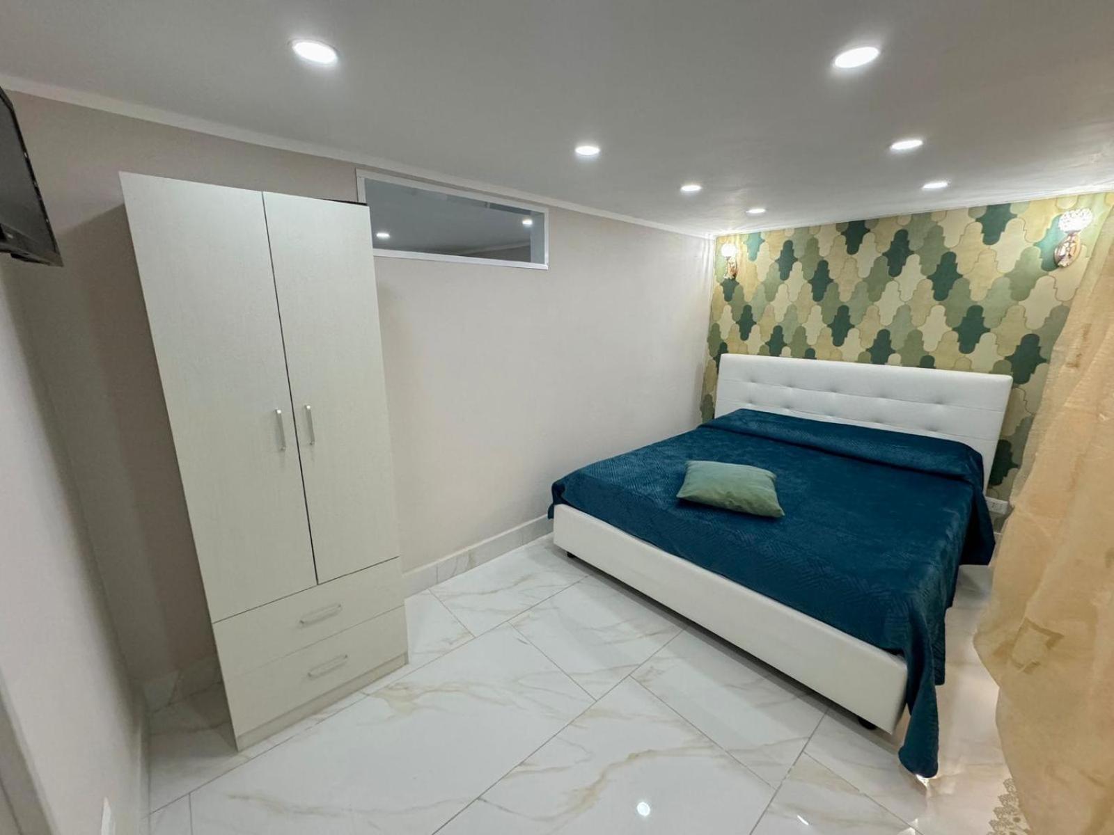 Camy Apartment Наполи Екстериор снимка