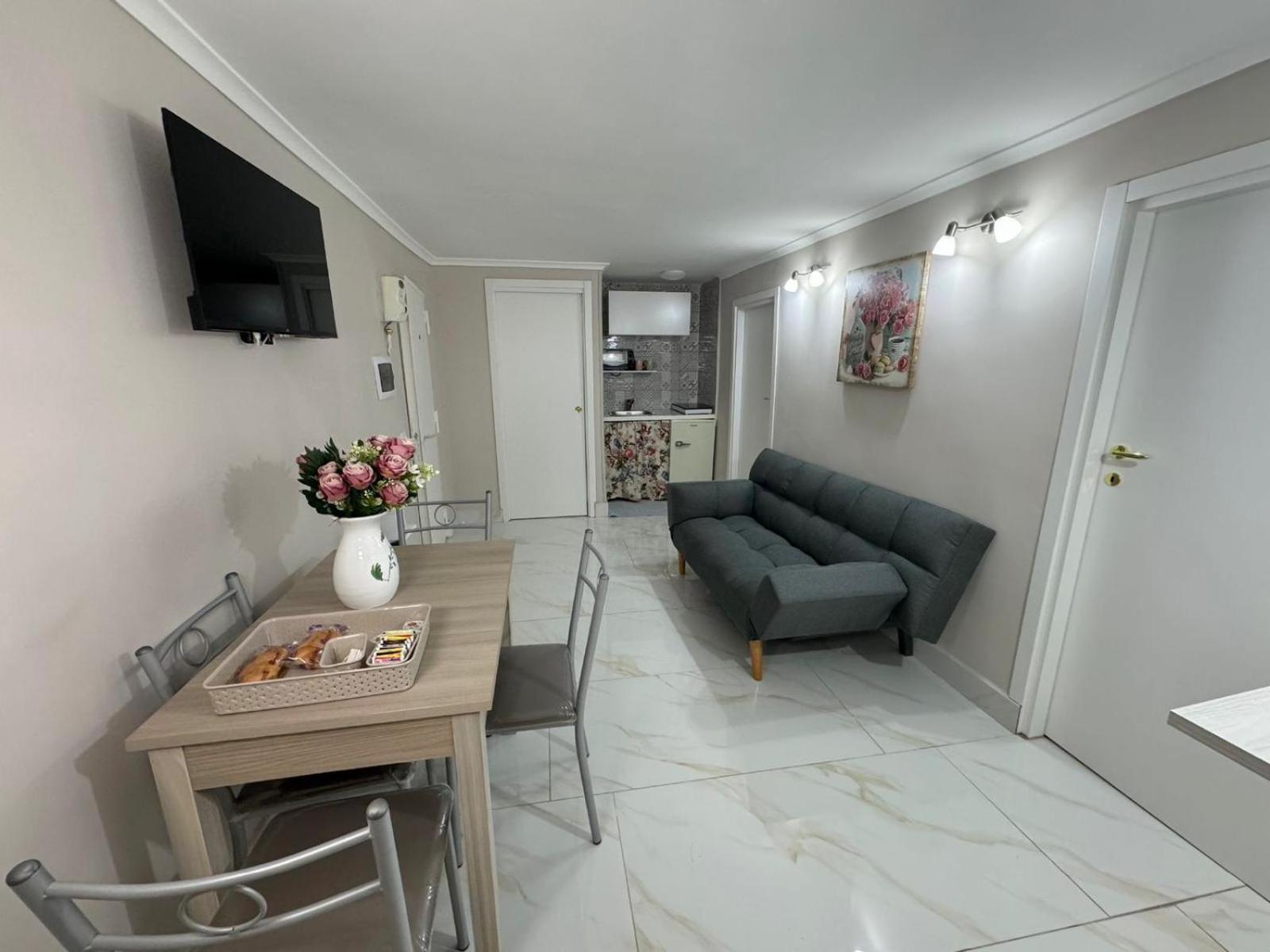 Camy Apartment Наполи Екстериор снимка
