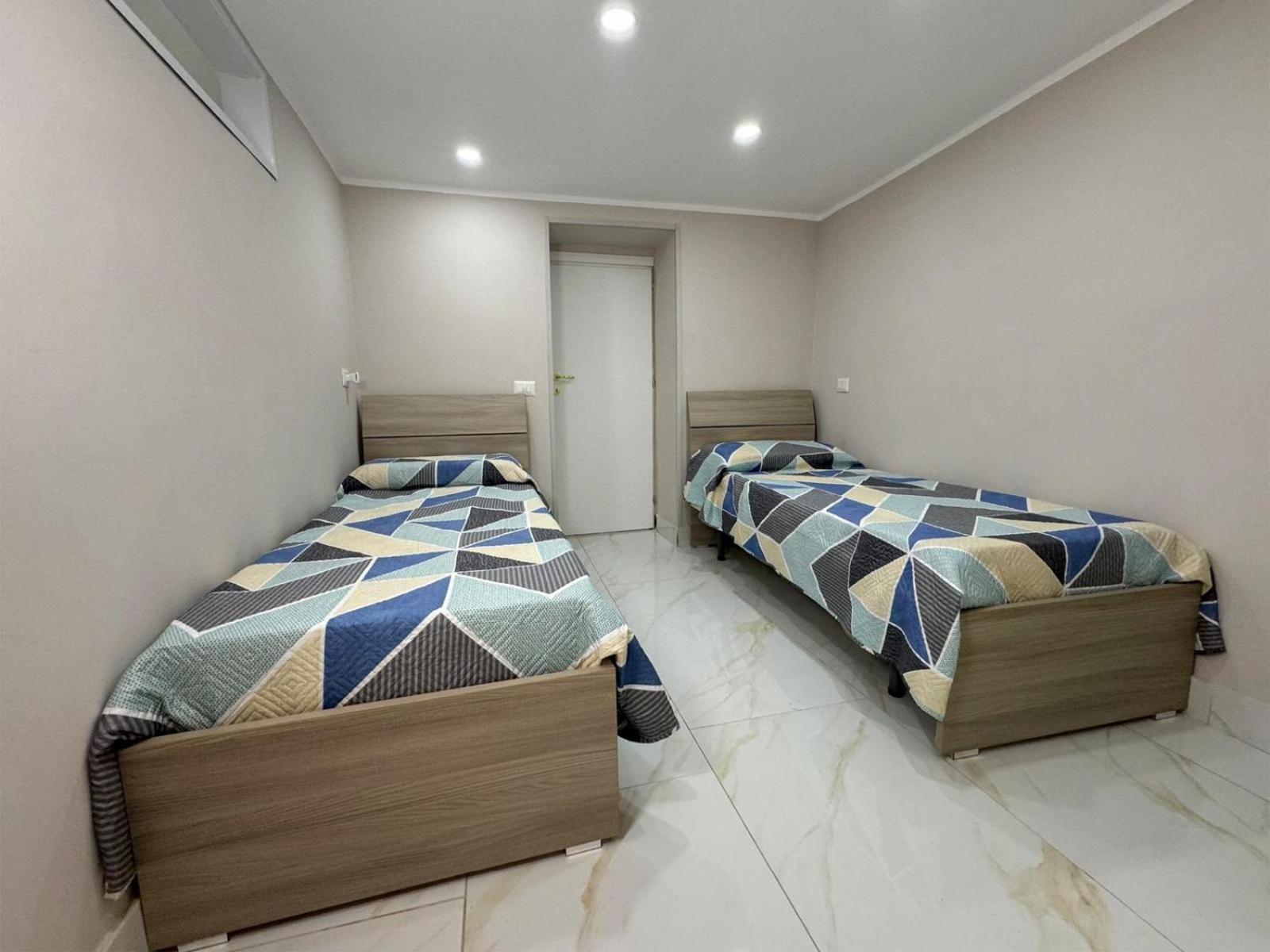 Camy Apartment Наполи Екстериор снимка